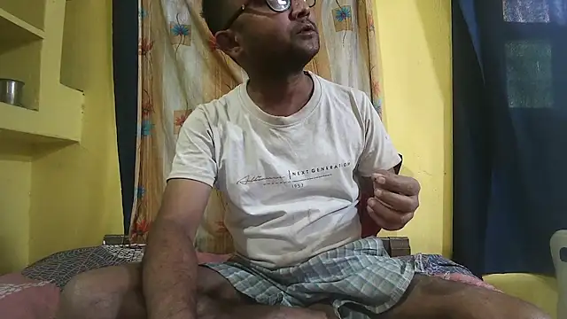 Snapshot of Cute_boy2000 chatting on March 7, 2025, 10:35 am Cute boy2000 online show from March 7, 2025, 10:35 am