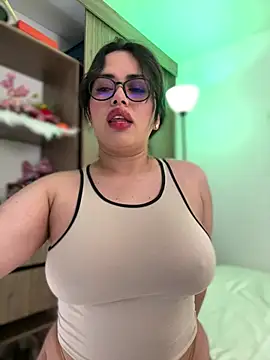 Snapshot of andra_rose chatting on January 2, 2025, 11:06 pm andra rose online show from January 2, 2025, 11:06 pm