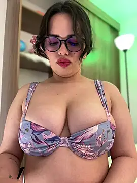 Snapshot of andra_rose chatting on January 9, 2025, 11:02 pm andra rose online show from January 9, 2025, 11:02 pm