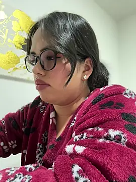 Snapshot of andra_rose chatting on January 17, 2025, 11:18 pm andra rose online show from January 17, 2025, 11:18 pm