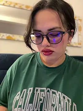 Snapshot of andra_rose chatting on February 4, 2025, 11:16 pm andra rose online show from February 4, 2025, 11:16 pm