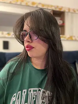 Snapshot of andra_rose chatting on March 3, 2025, 11:24 pm andra rose online show from March 3, 2025, 11:24 pm