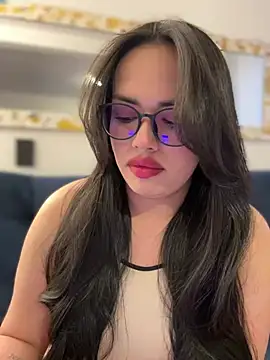 Snapshot of andra_rose chatting on March 5, 2025, 11:05 pm andra rose online show from March 5, 2025, 11:05 pm