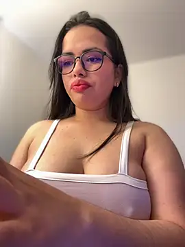 Snapshot of andra_rose chatting on September 14, 2025, 6:07 pm andra rose online show from September 14, 2025, 6:07 pm