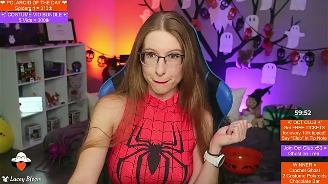 TheLaceyBloom online show from October 31, 2025, 1:28 am