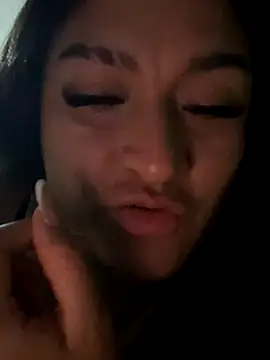 LuceroRm online show from October 24, 2025, 6:10 am