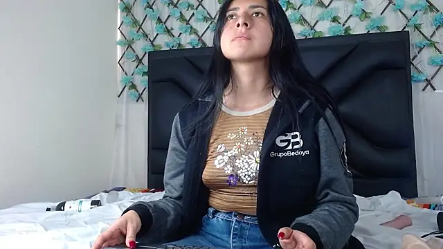 EmmaWilliamss online show from November 27, 2025, 3:14 pm