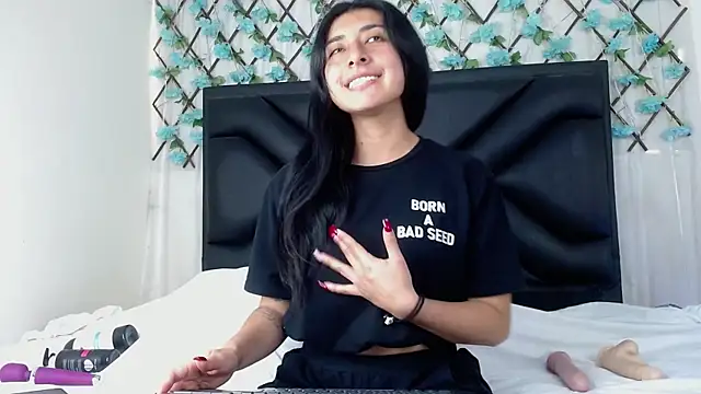 EmmaWilliamss online show from December 1, 2025, 3:28 pm