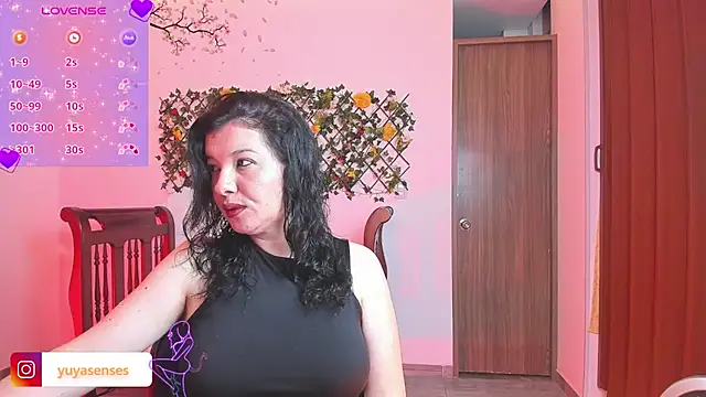 yuya ss online show from November 9, 2025, 3:32 pm