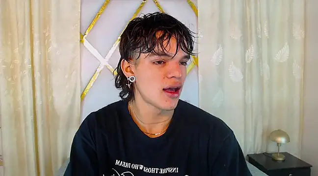 Snapshot of AlbertBernal69 chatting on February 11, 2025, 2:57 am AlbertBernal69 online show from February 11, 2025, 2:57 am