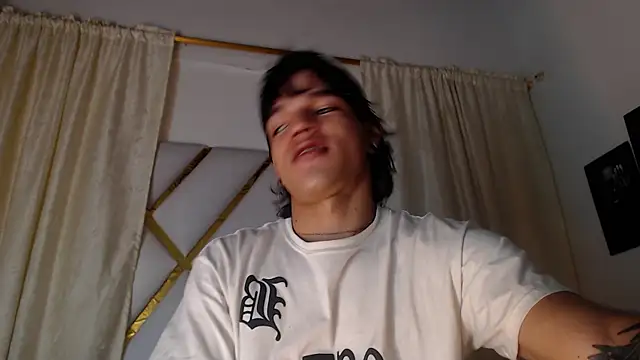 Snapshot of AlbertBernal69 chatting on February 12, 2025, 8:27 am AlbertBernal69 online show from February 12, 2025, 8:27 am