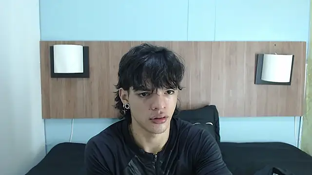 Snapshot of AlbertBernal69 chatting on February 14, 2025, 2:07 am AlbertBernal69 online show from February 14, 2025, 2:07 am