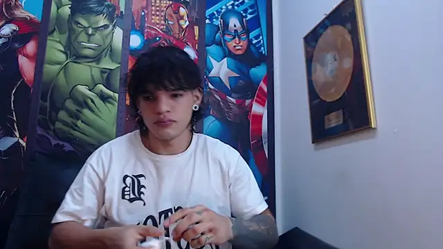 Snapshot of AlbertBernal69 chatting on March 12, 2025, 9:34 am AlbertBernal69 online show from March 12, 2025, 9:34 am