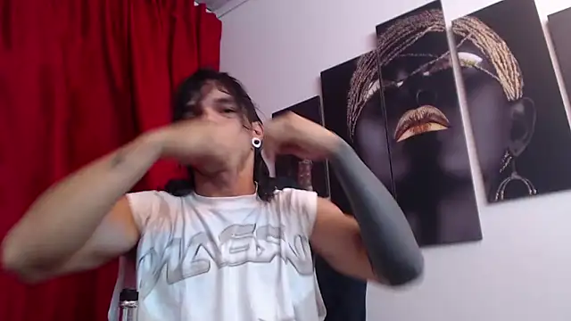 Snapshot of AlbertBernal69 chatting on September 13, 2025, 2:22 am AlbertBernal69 online show from September 13, 2025, 2:22 am