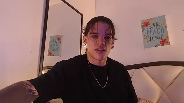 Snapshot of AlbertBernal69 chatting on November 20, 2025, 2:23 am AlbertBernal69 online show from November 20, 2025, 2:23 am