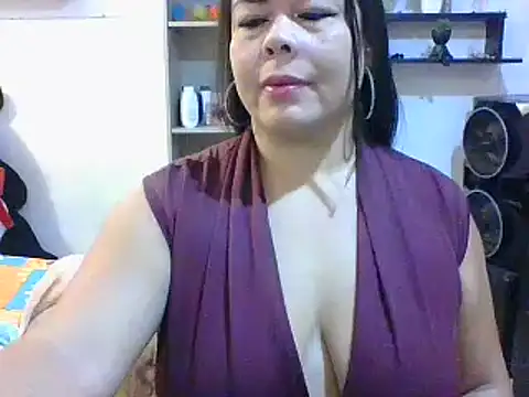 Snapshot of ChiaraFioree chatting on January 17, 2025, 3:11 pm ChiaraFioree online show from January 17, 2025, 3:11 pm
