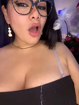 Snapshot of Insane_Issa chatting on January 21, 2025, 8:21 pm Insane Issa online show from January 21, 2025, 8:21 pm