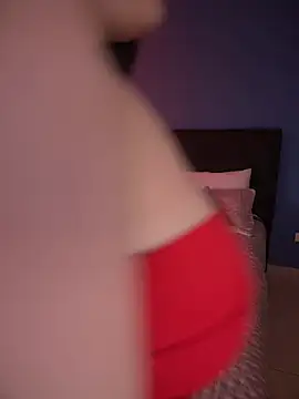 Snapshot of Insane_Issa chatting on February 14, 2025, 10:58 pm Insane Issa online show from February 14, 2025, 10:58 pm