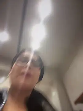 Snapshot of Insane_Issa chatting on February 20, 2025, 6:57 pm Insane Issa online show from February 20, 2025, 6:57 pm