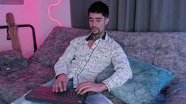 Snapshot of Mark_Kamper chatting on September 19, 2025, 11:38 pm Mark Kamper online show from September 19, 2025, 11:38 pm