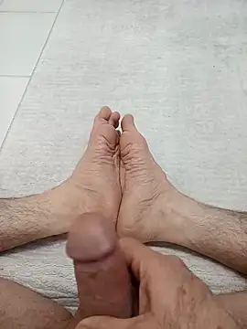 Snapshot of Hardapple01 chatting on March 5, 2025, 12:49 am Hardapple01 online show from March 5, 2025, 12:49 am