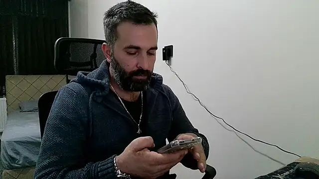 tgltplsr online show from November 26, 2025, 9:49 pm