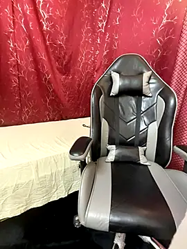 Snapshot of LuscousPussy chatting on September 27, 2025, 7:19 pm LuscousPussy online show from September 27, 2025, 7:19 pm