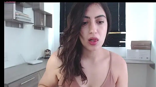 Snapshot of MIYESSI chatting on March 4, 2025, 3:26 pm MIYESSI online show from March 4, 2025, 3:26 pm