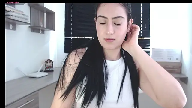 Snapshot of MIYESSI chatting on March 12, 2025, 5:07 pm MIYESSI online show from March 12, 2025, 5:07 pm