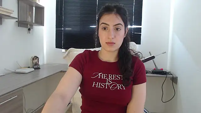 Snapshot of MIYESSI chatting on October 1, 2025, 4:24 pm MIYESSI online show from October 1, 2025, 4:24 pm