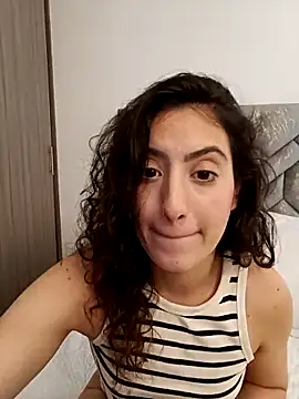 Snapshot of MIYESSI chatting on November 10, 2025, 5:12 pm MIYESSI online show from November 10, 2025, 5:12 pm