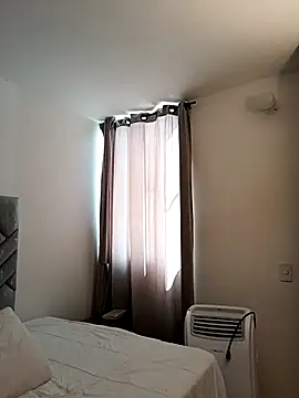 Snapshot of MIYESSI chatting on November 29, 2025, 2:09 pm MIYESSI online show from November 29, 2025, 2:09 pm