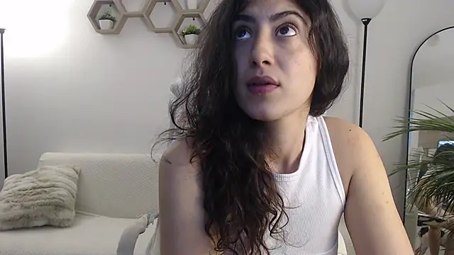 Snapshot of MIYESSI chatting on December 14, 2025, 12:49 am MIYESSI online show from December 14, 2025, 12:49 am