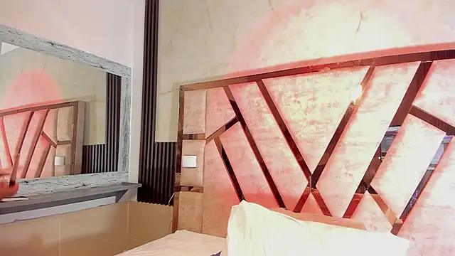 Athenea Mills online show from November 27, 2025, 6:43 pm