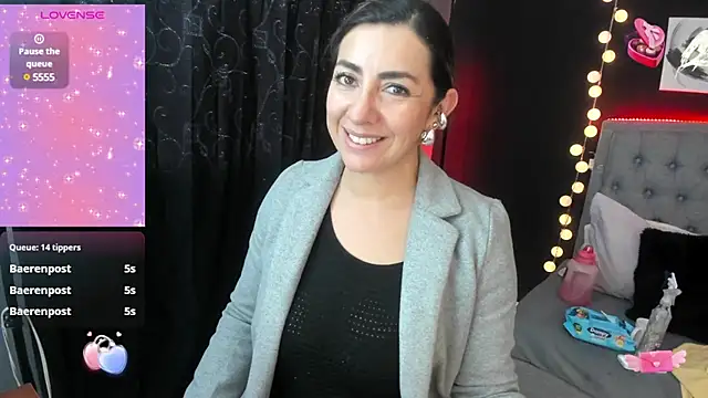 Isabella lt online show from February 14, 2025, 8:48 pm