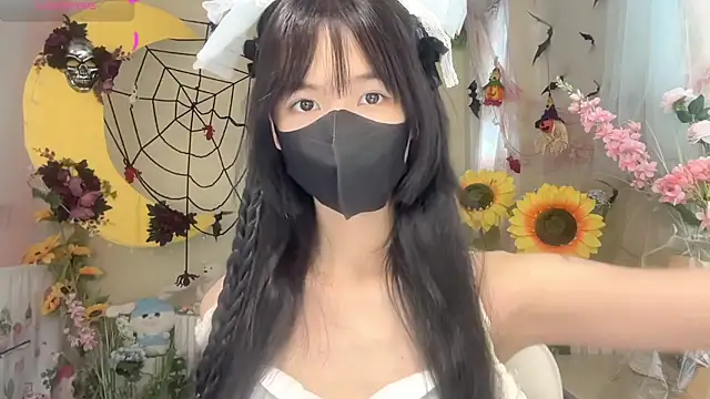 Snapshot of Your-Sunshine chatting on November 2, 2025, 4:48 am Your-Sunshine online show from November 2, 2025, 4:48 am