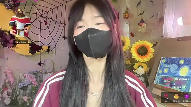 Snapshot of Your-Sunshine chatting on November 10, 2025, 5:39 am Your-Sunshine online show from November 10, 2025, 5:39 am