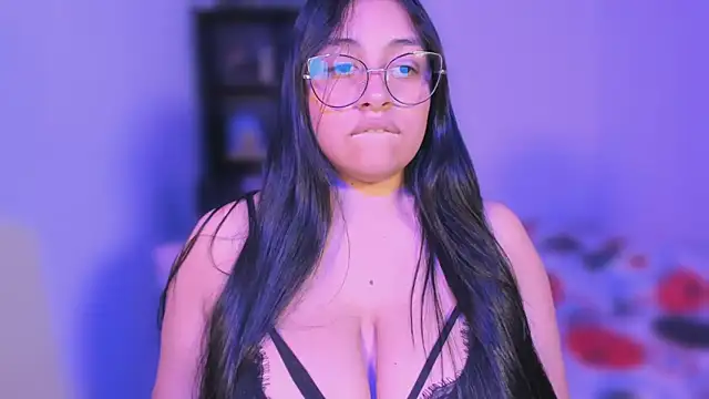 Soysofiarodrigu online show from March 5, 2025, 7:49 pm