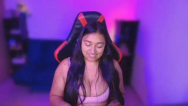 Soysofiarodrigu online show from October 17, 2025, 2:37 am