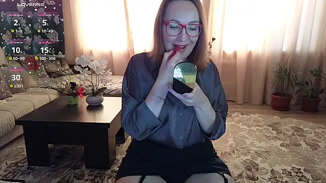 Snapshot of LybovNTV chatting on February 10, 2025, 4:30 am LybovNTV online show from February 10, 2025, 4:30 am