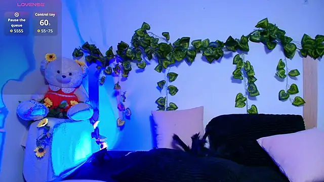 tati cardenas online show from December 1, 2025, 3:11 am