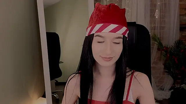 Snapshot of LauraCoy chatting on December 25, 2024, 3:40 am LauraCoy online show from December 25, 2024, 3:40 am