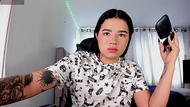 aliice walker  online show from October 31, 2025, 4:41 pm