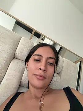 Sophie  Foxxx online show from November 10, 2025, 7:24 pm