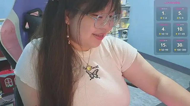 Snapshot of ANNELIESE_ chatting on September 20, 2025, 4:02 am ANNELIESE online show from September 20, 2025, 4:02 am