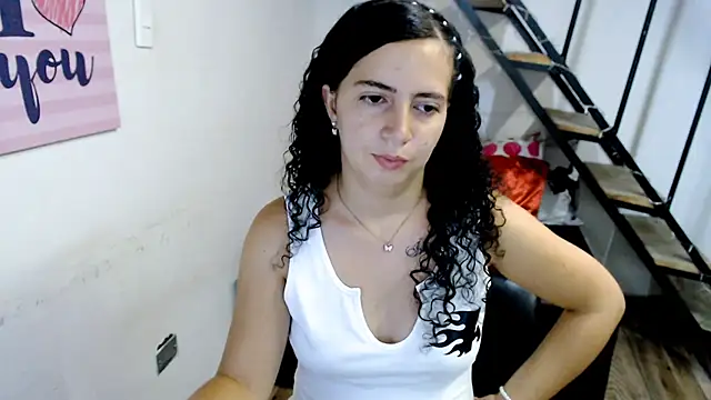 Snapshot of samantha_baby_ chatting on February 4, 2025, 10:13 pm samantha baby online show from February 4, 2025, 10:13 pm