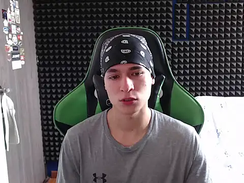 Curly Angel24 online show from December 1, 2025, 5:29 pm