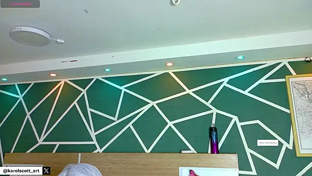 KAROL-SCOTT online show from November 12, 2025, 7:57 pm