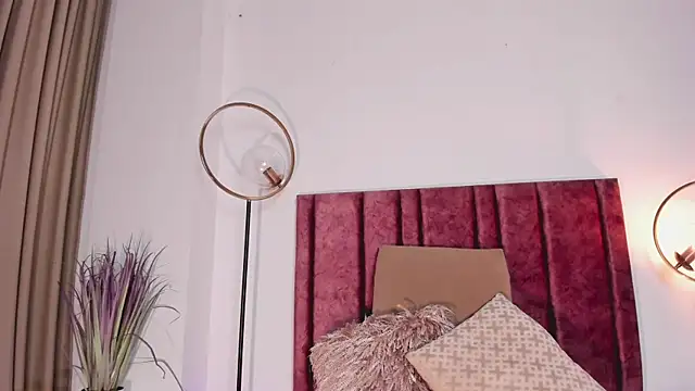 NoraDasilva online show from January 8, 2025, 12:38 am