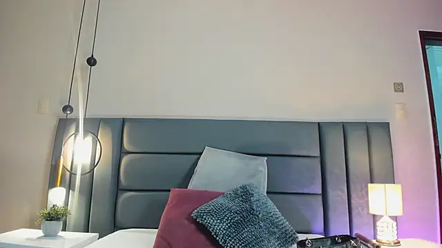 NoraDasilva online show from September 30, 2025, 10:59 pm